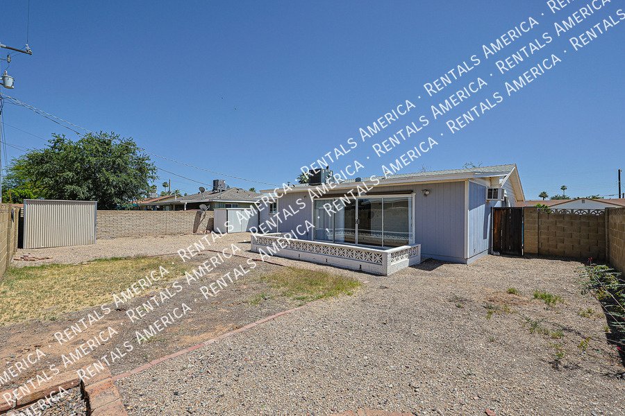2114 W Myrtle Ave property image