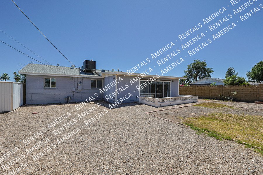 2114 W Myrtle Ave property image