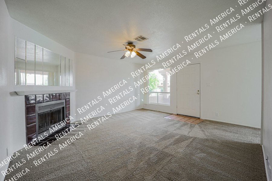 NICE Phoenix condo in Excellent Location! property image