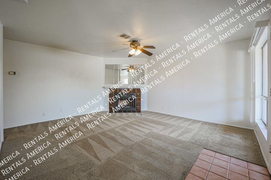 NICE Phoenix condo in Excellent Location! property image