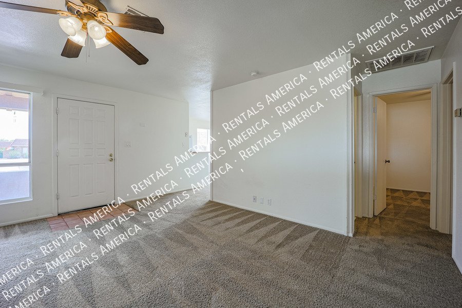 NICE Phoenix condo in Excellent Location! property image