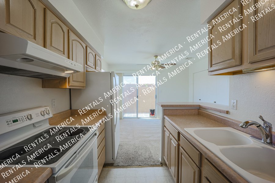 NICE Phoenix condo in Excellent Location! property image