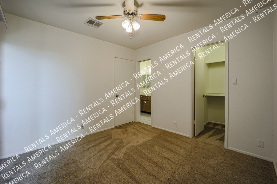 NICE Phoenix condo in Excellent Location! property image