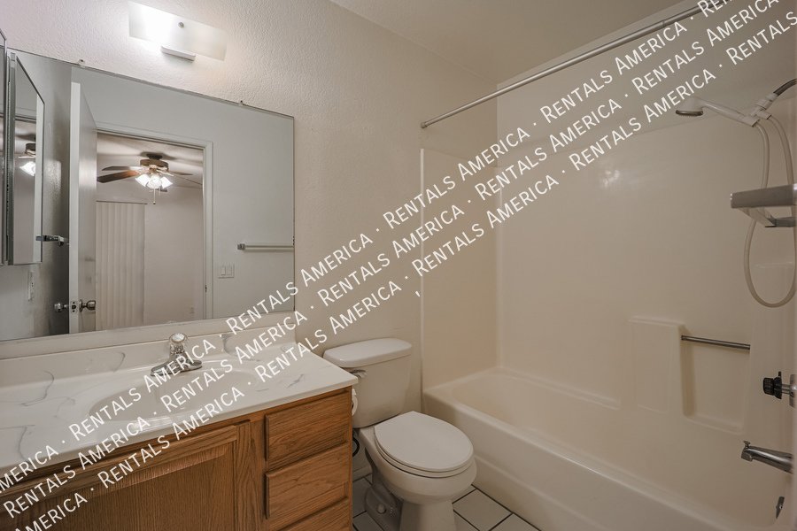 NICE Phoenix condo in Excellent Location! property image