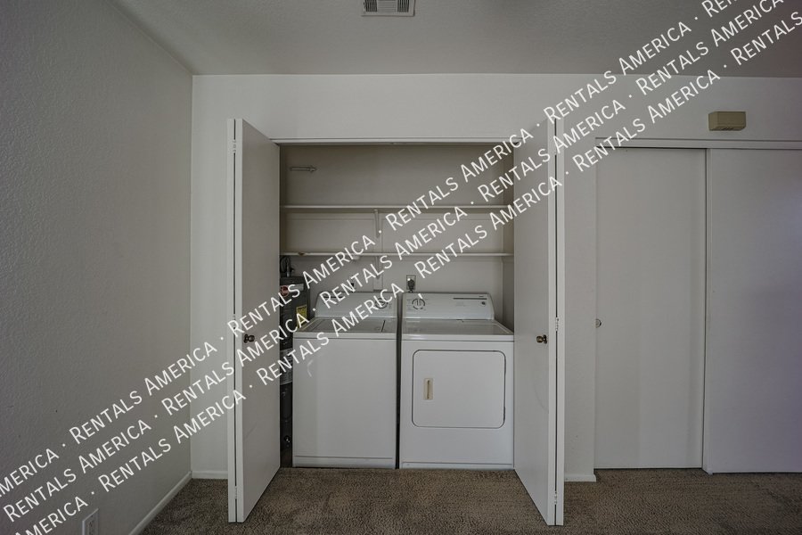 NICE Phoenix condo in Excellent Location! property image