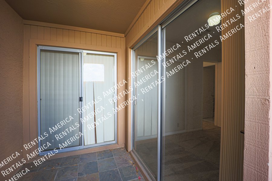 NICE Phoenix condo in Excellent Location! property image