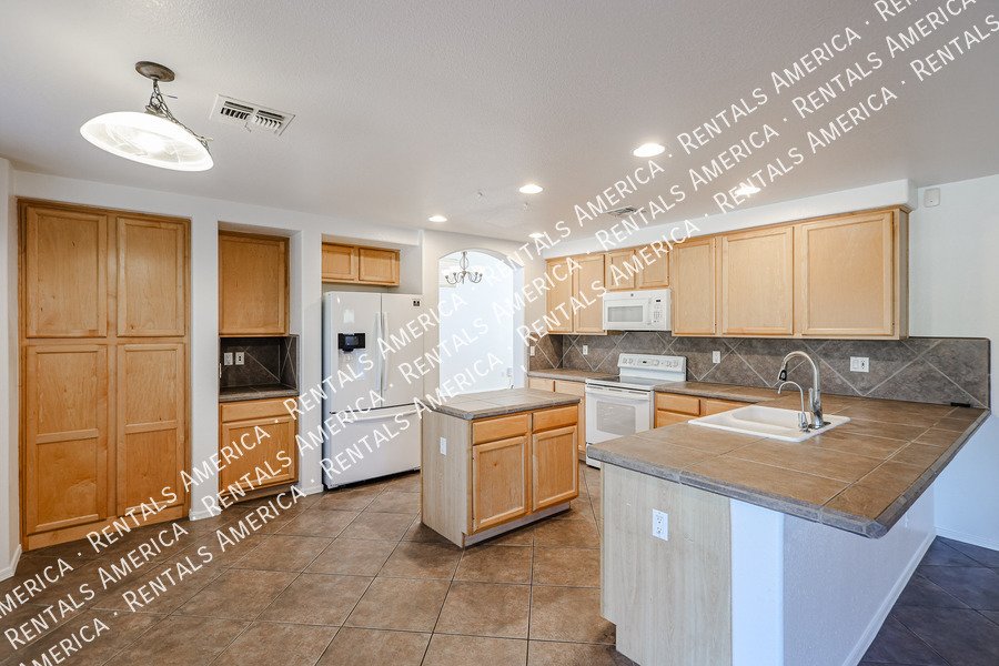 Coming soon! Beautiful 5 Bedroom in Cave Creek! property image