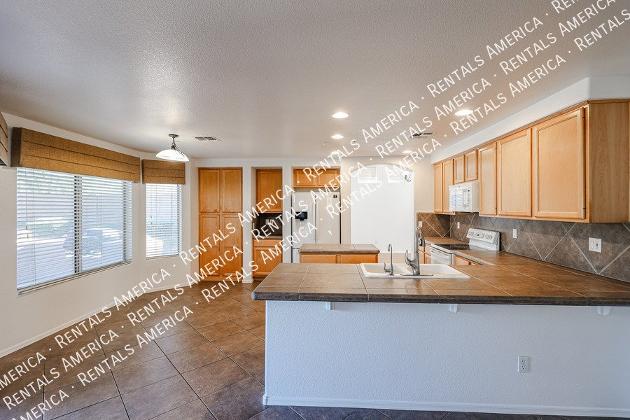 Coming soon! Beautiful 5 Bedroom in Cave Creek! property image