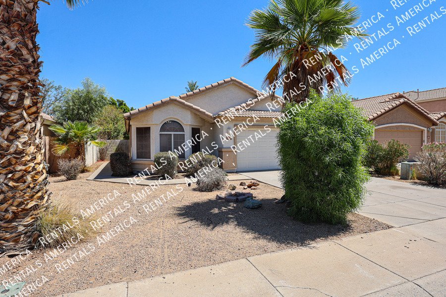 Beautiful 3 bedroom 2 bathroom home in Goodyear!! property image