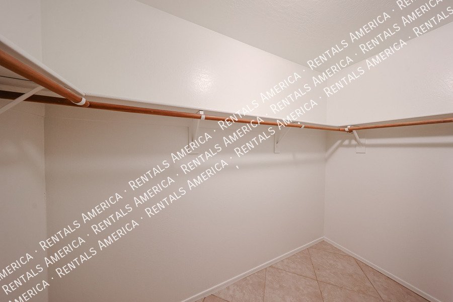 Beautiful 3 bedroom 2 bathroom home in Goodyear!! property image