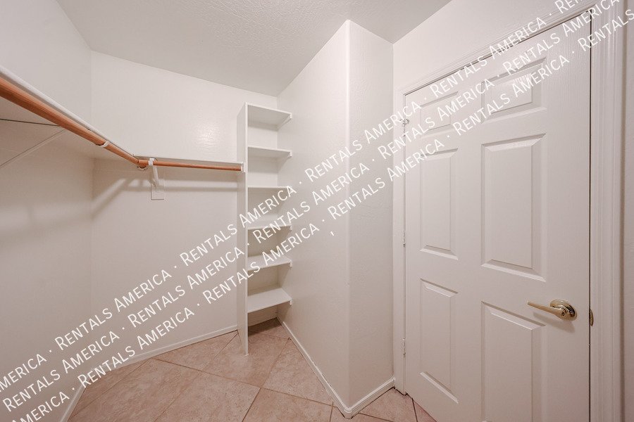 Beautiful 3 bedroom 2 bathroom home in Goodyear!! property image
