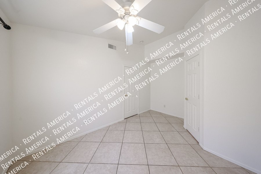 Beautiful 3 bedroom 2 bathroom home in Goodyear!! property image