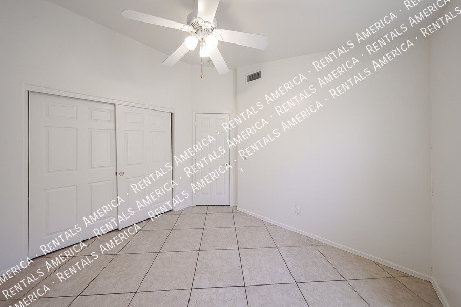 Beautiful 3 bedroom 2 bathroom home in Goodyear!! property image