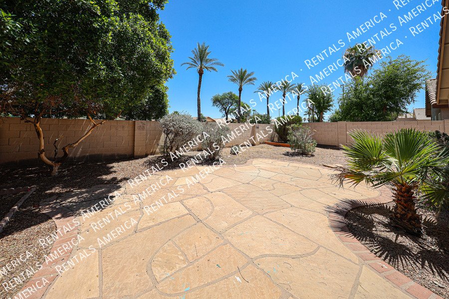 Beautiful 3 bedroom 2 bathroom home in Goodyear!! property image