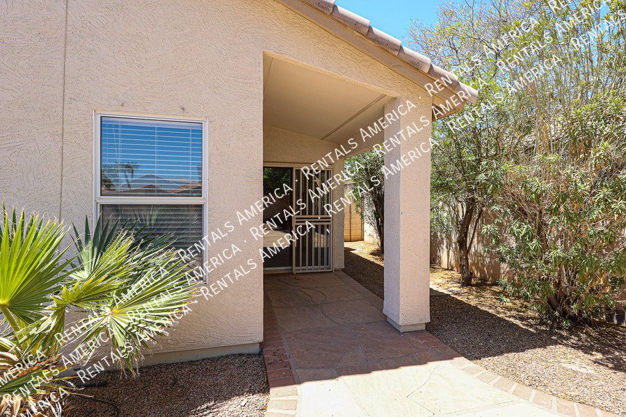 Beautiful 3 bedroom 2 bathroom home in Goodyear!! property image