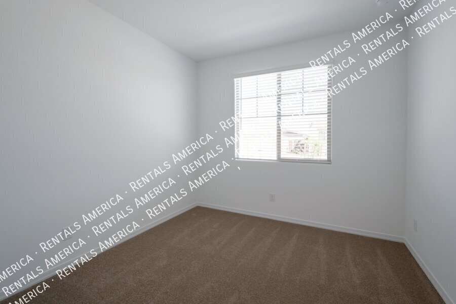 SINGLE LEVEL 4BR WITH OFFICE IN EMPIRE POINTE property image