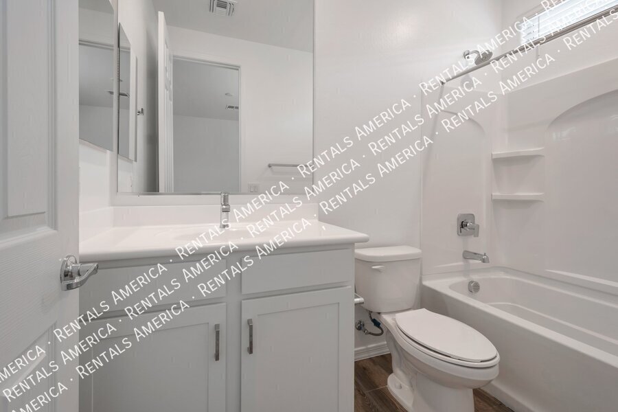 SINGLE LEVEL 4BR WITH OFFICE IN EMPIRE POINTE property image