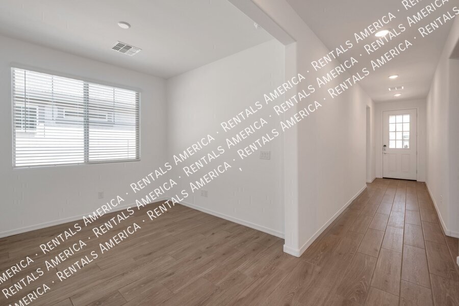 SINGLE LEVEL 4BR WITH OFFICE IN EMPIRE POINTE property image