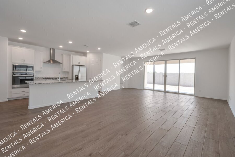 SINGLE LEVEL 4BR WITH OFFICE IN EMPIRE POINTE property image