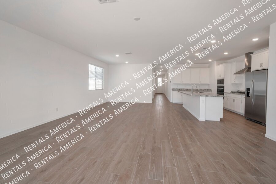 SINGLE LEVEL 4BR WITH OFFICE IN EMPIRE POINTE property image