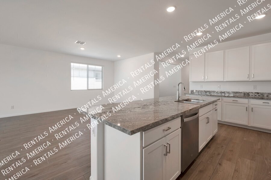 SINGLE LEVEL 4BR WITH OFFICE IN EMPIRE POINTE property image