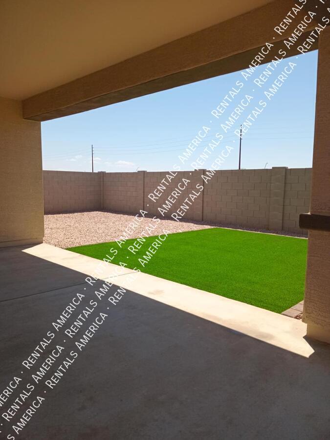 SINGLE LEVEL 4BR WITH OFFICE IN EMPIRE POINTE property image