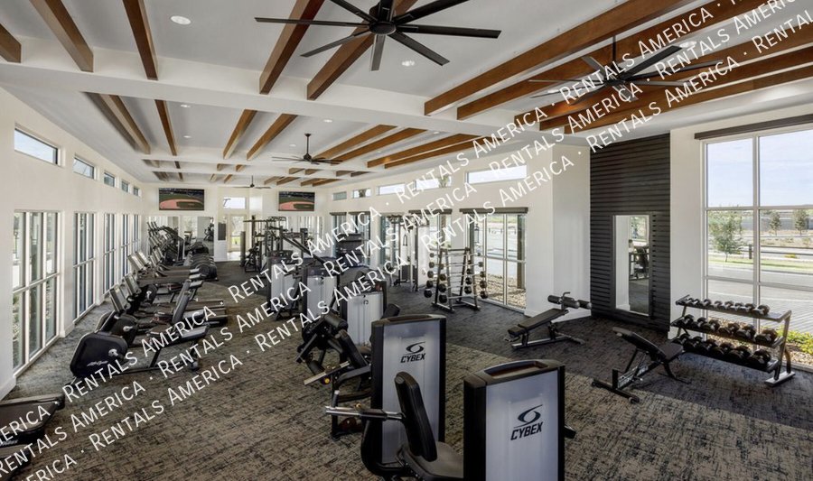 SINGLE LEVEL 4BR WITH OFFICE IN EMPIRE POINTE property image