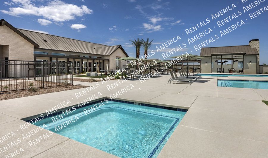 SINGLE LEVEL 4BR WITH OFFICE IN EMPIRE POINTE property image