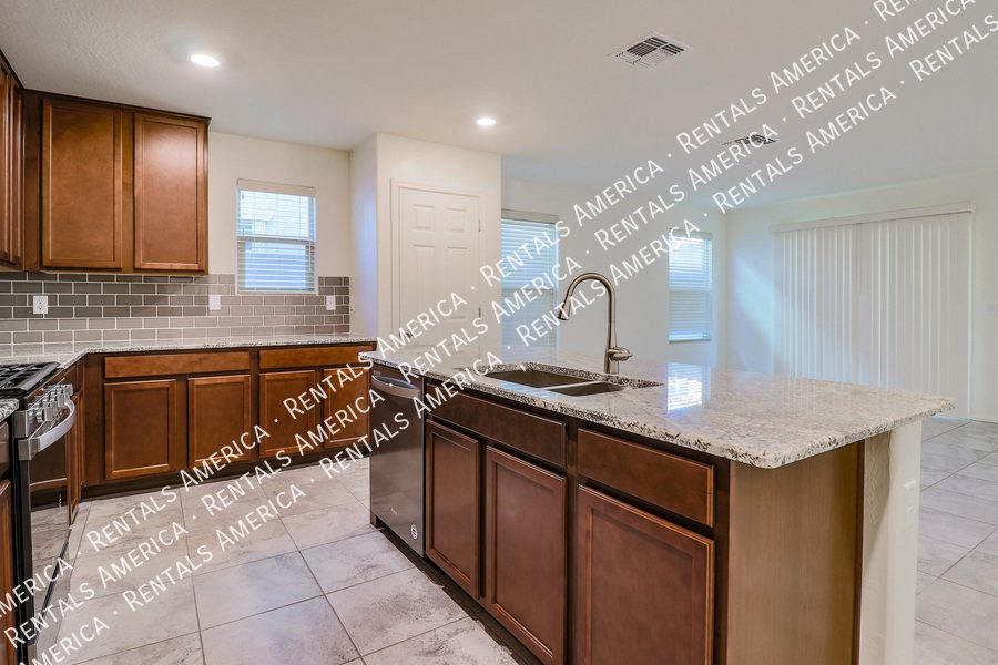 Newer home in Goodyear! property image