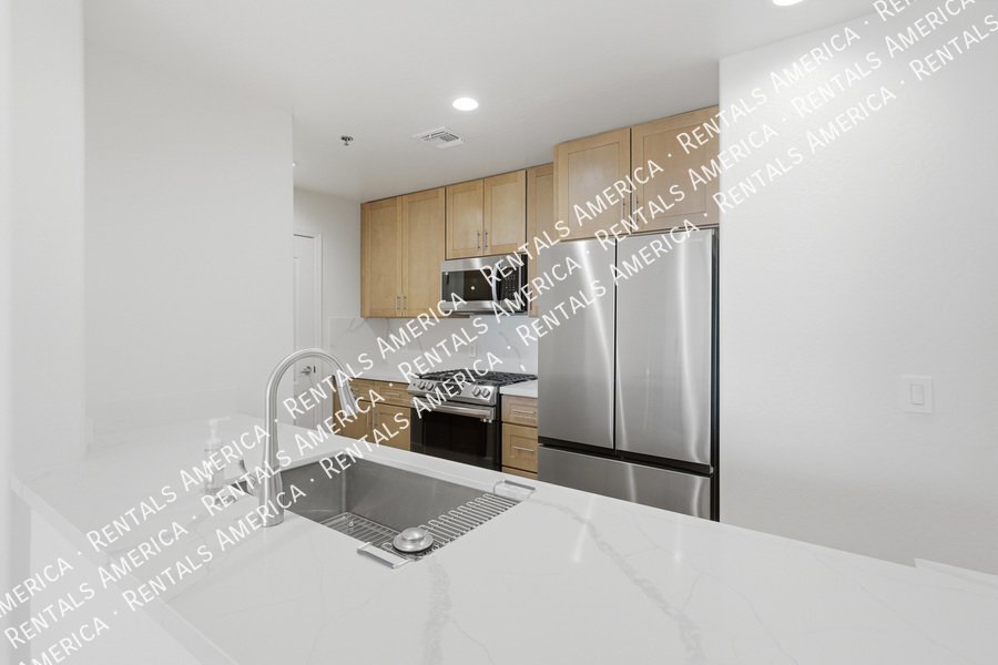 Upgraded 4th Floor Condo at Tapestry on Central 2 Bed + Studio property image