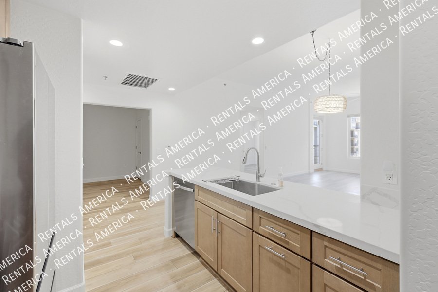 Upgraded 4th Floor Condo at Tapestry on Central 2 Bed + Studio property image