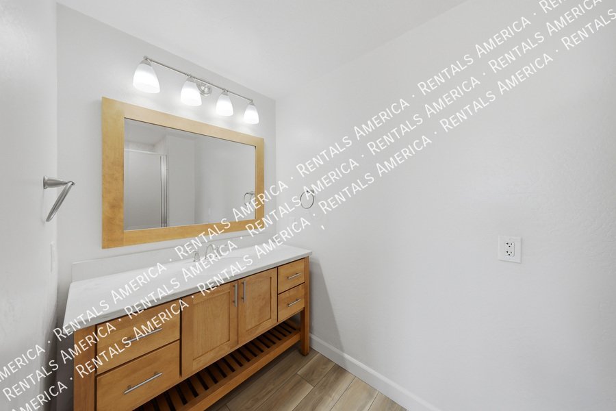 Upgraded 4th Floor Condo at Tapestry on Central 2 Bed + Studio property image