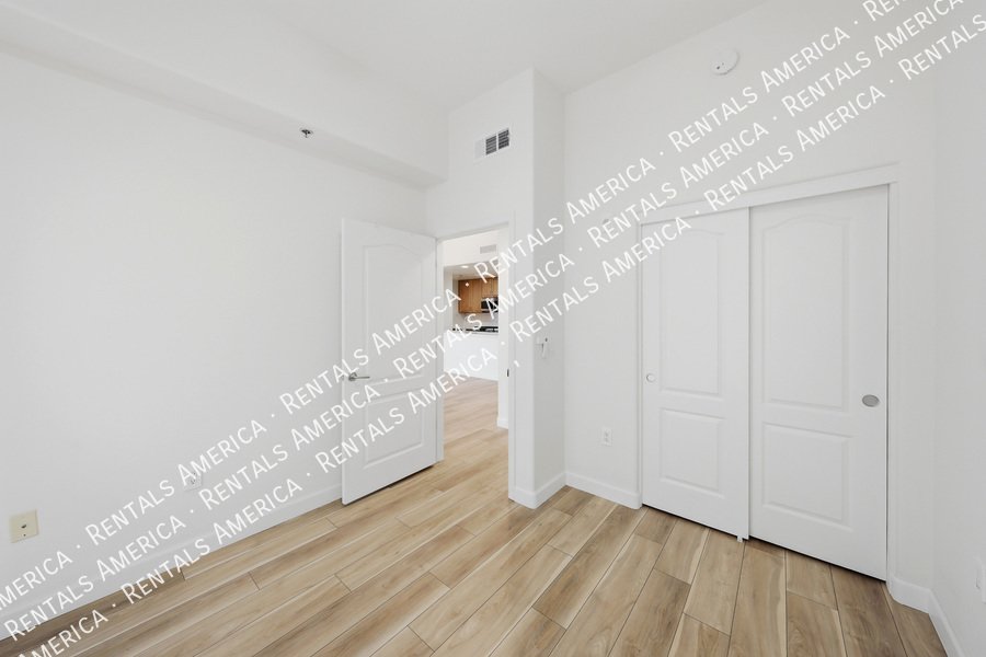 Upgraded 4th Floor Condo at Tapestry on Central 2 Bed + Studio property image