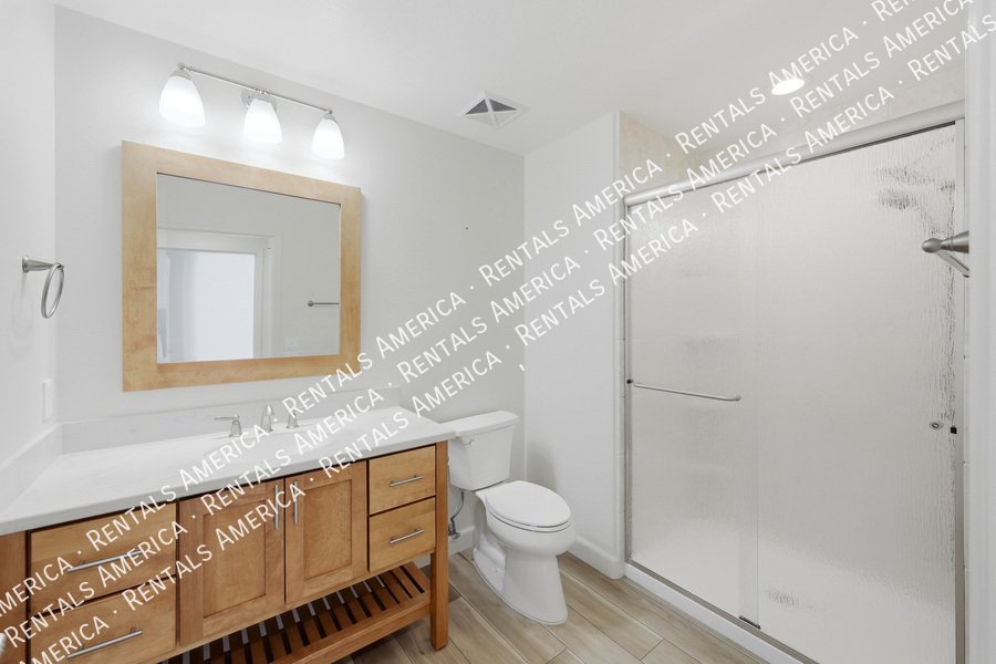 Upgraded 4th Floor Condo at Tapestry on Central 2 Bed + Studio property image