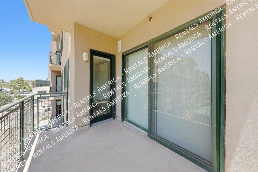 Upgraded 4th Floor Condo at Tapestry on Central 2 Bed + Studio property image