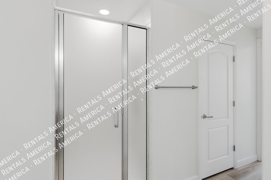 Upgraded 4th Floor Condo at Tapestry on Central 2 Bed + Studio property image
