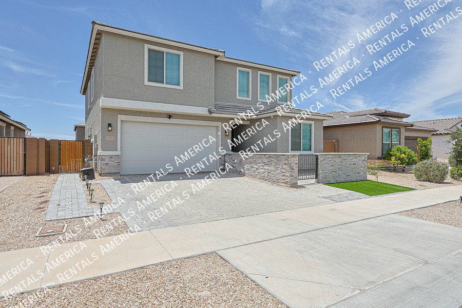 Spacious 5 Bedroom Home in Hudson Commons-No Pets property image