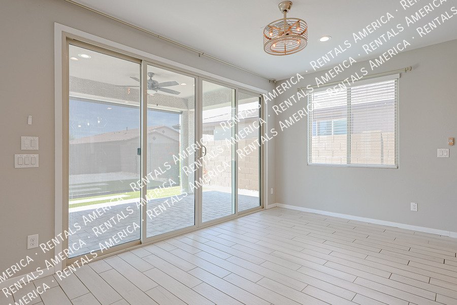 Spacious 5 Bedroom Home in Hudson Commons-No Pets property image