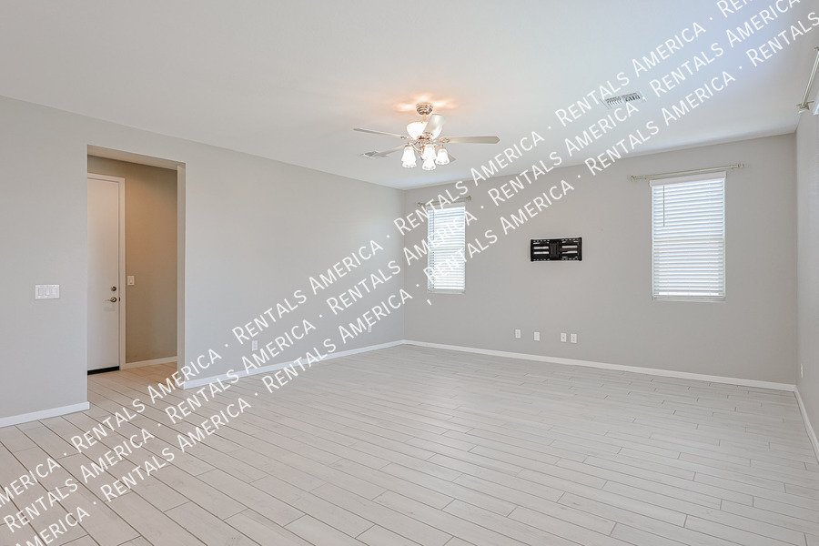 Spacious 5 Bedroom Home in Hudson Commons-No Pets property image