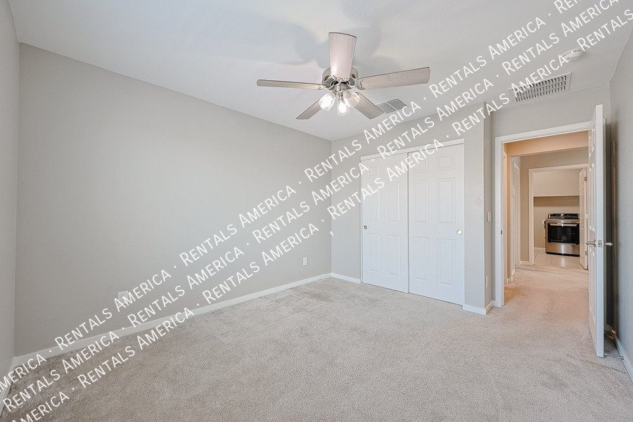Spacious 5 Bedroom Home in Hudson Commons-No Pets property image