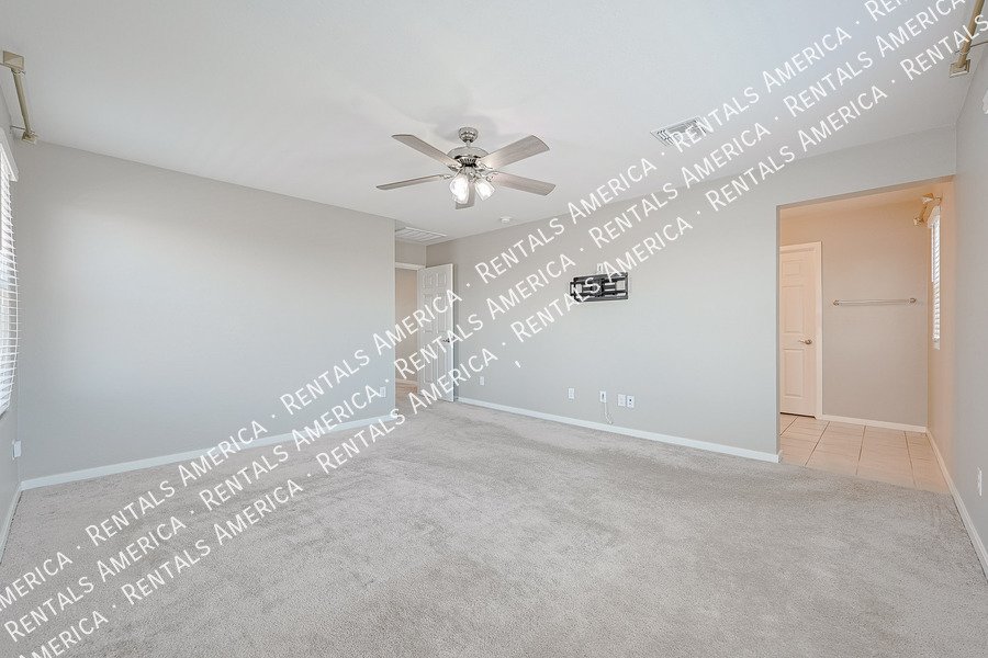 Spacious 5 Bedroom Home in Hudson Commons-No Pets property image