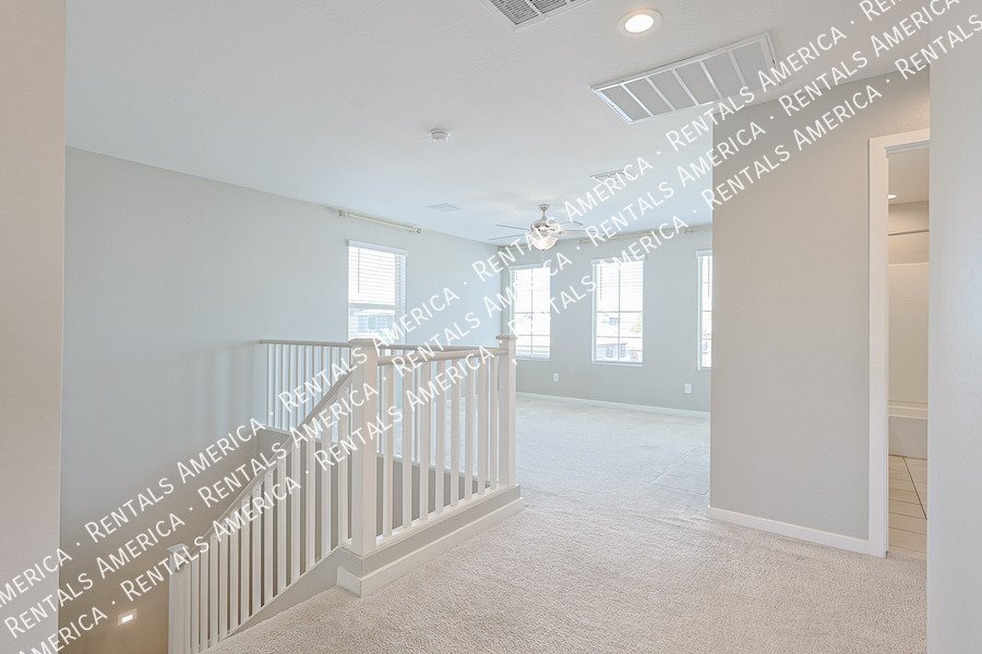 Spacious 5 Bedroom Home in Hudson Commons-No Pets property image
