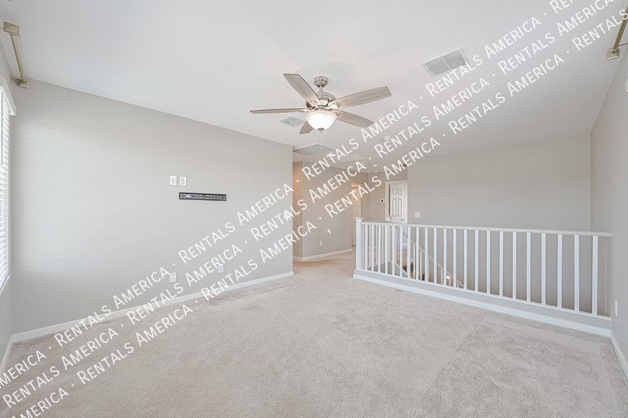 Spacious 5 Bedroom Home in Hudson Commons-No Pets property image