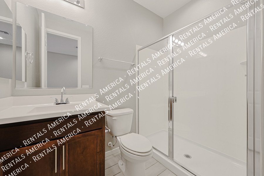 Spacious 5 Bedroom Home in Hudson Commons-No Pets property image