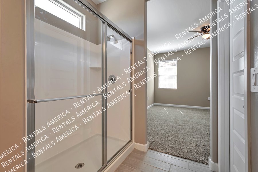 Stunning 4 Bed 2 Bath Home in Gated Community! property image