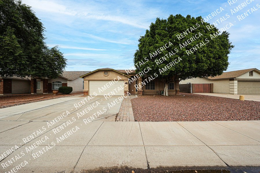 Gorgeous Chandler Home with Oversized Lot! property image