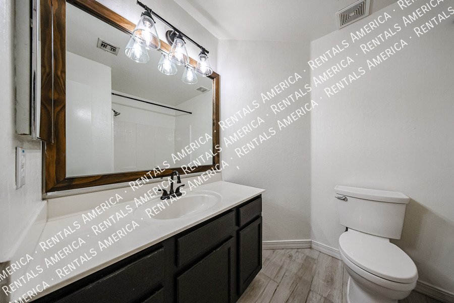 Gorgeous Chandler Home with Oversized Lot! property image
