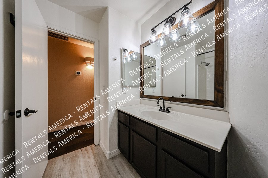 Gorgeous Chandler Home with Oversized Lot! property image