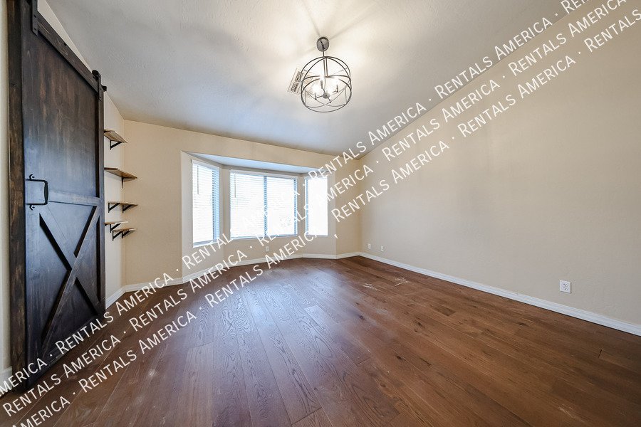 Gorgeous Chandler Home with Oversized Lot! property image