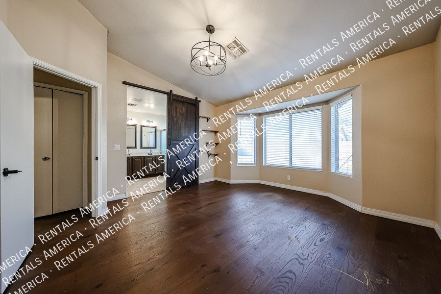 Gorgeous Chandler Home with Oversized Lot! property image